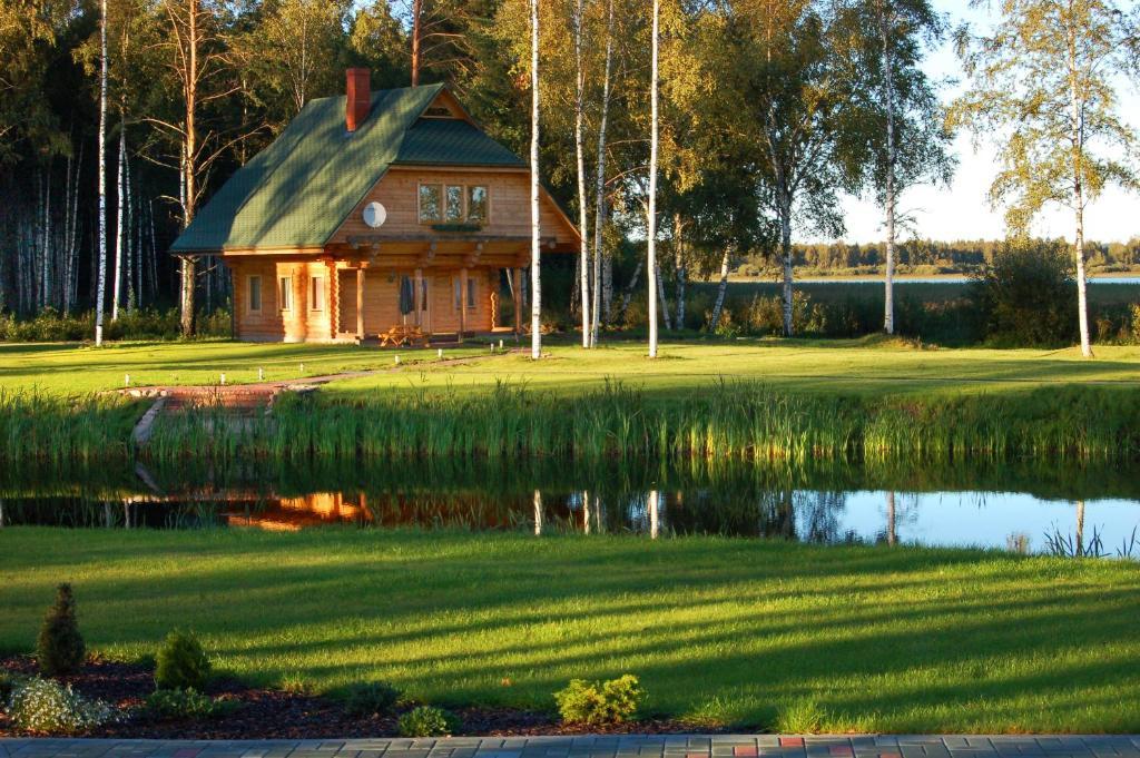 Holiday Complex Cirmas Ezerkrasts Ludza Bagian luar foto